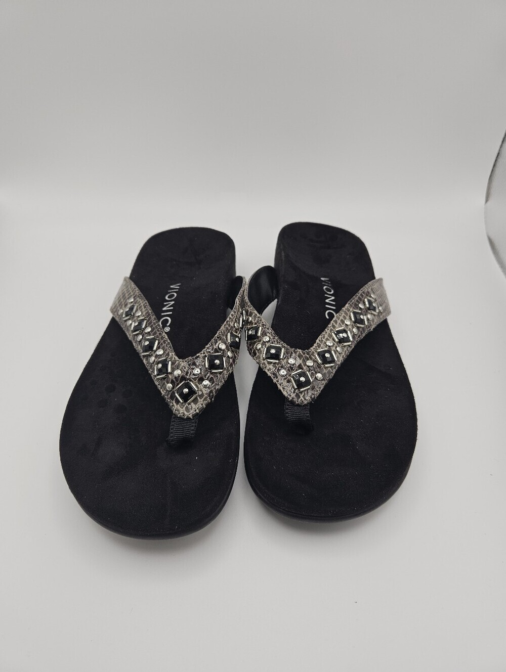 Vionic Floriana black and gray embellished toe-post sandals size 8